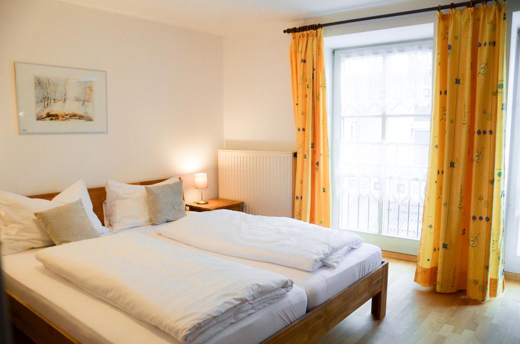 Hotel Blaue Traube Шонгау Экстерьер фото