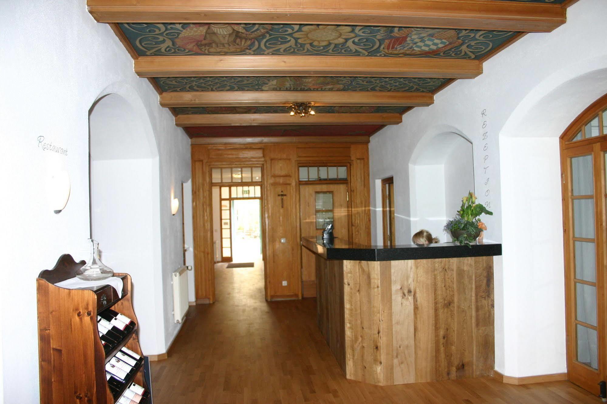 Hotel Blaue Traube Шонгау Экстерьер фото